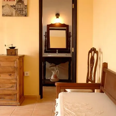 ベッド・アンド・ブレックファスト Finca Nada Mas B&B 3*