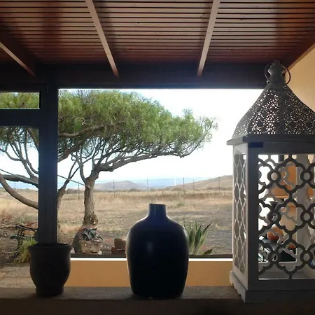 Finca Nada Mas B&B Oda ve Kahvaltı Lanzarote Island
